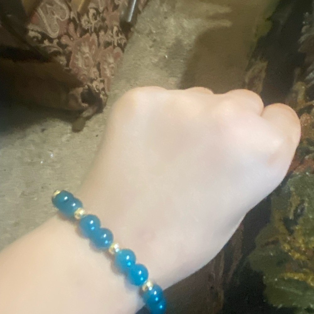 Blue glass bead bracelet